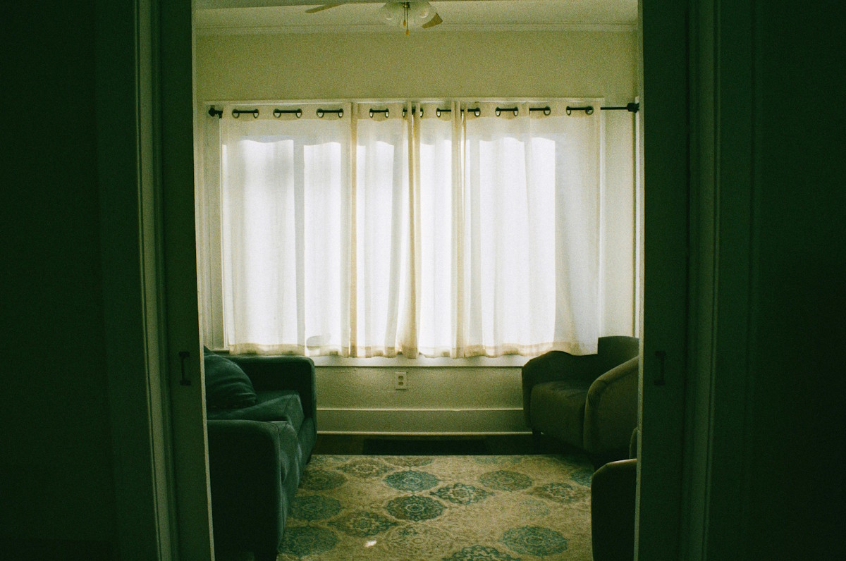 rideau vs volet interieur