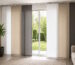 Salon moderne ouvert sur le jardin